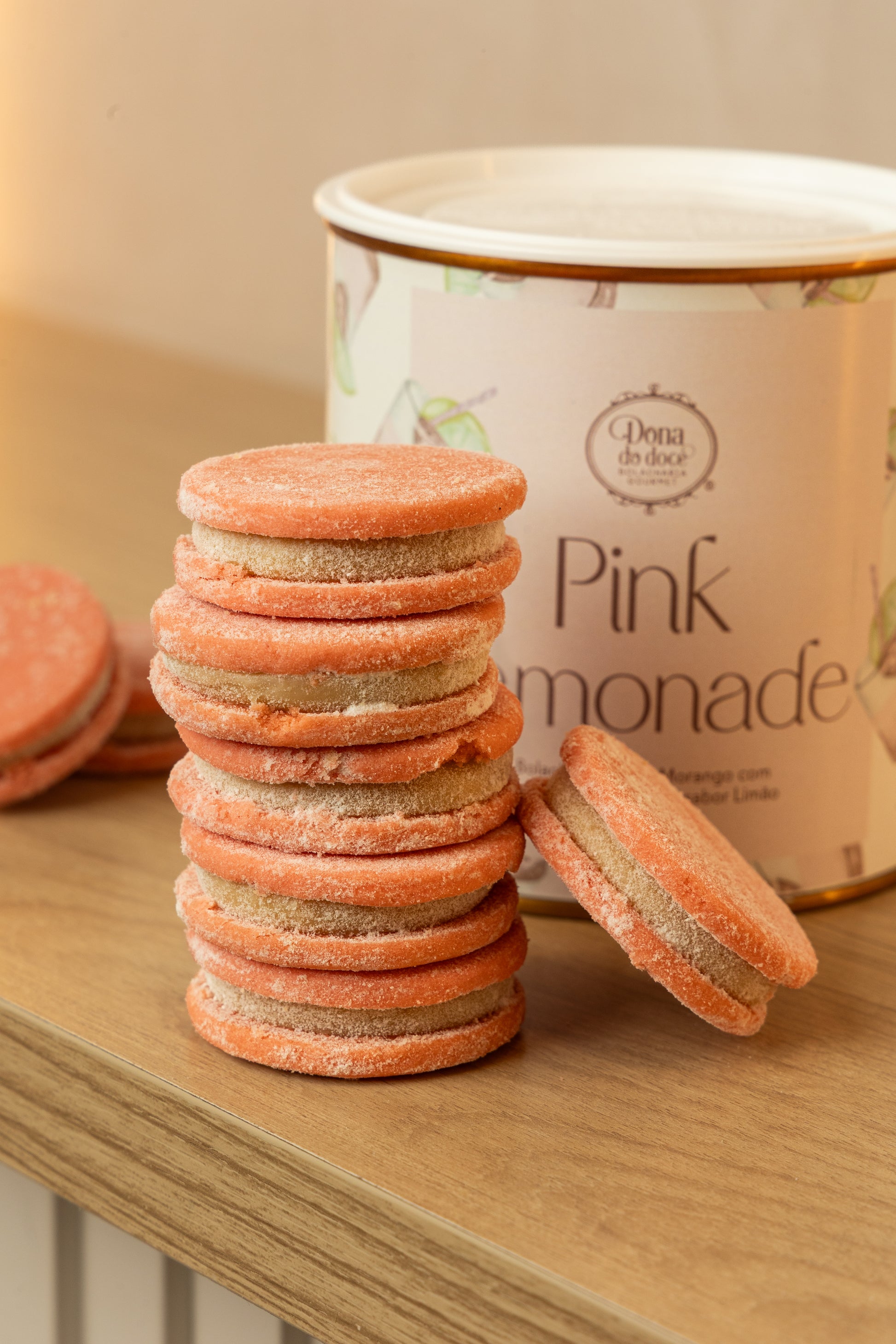 Bolacha Artesanal Pink Lemonade – Edição Especial Dia da Mulher | Lata Pequena