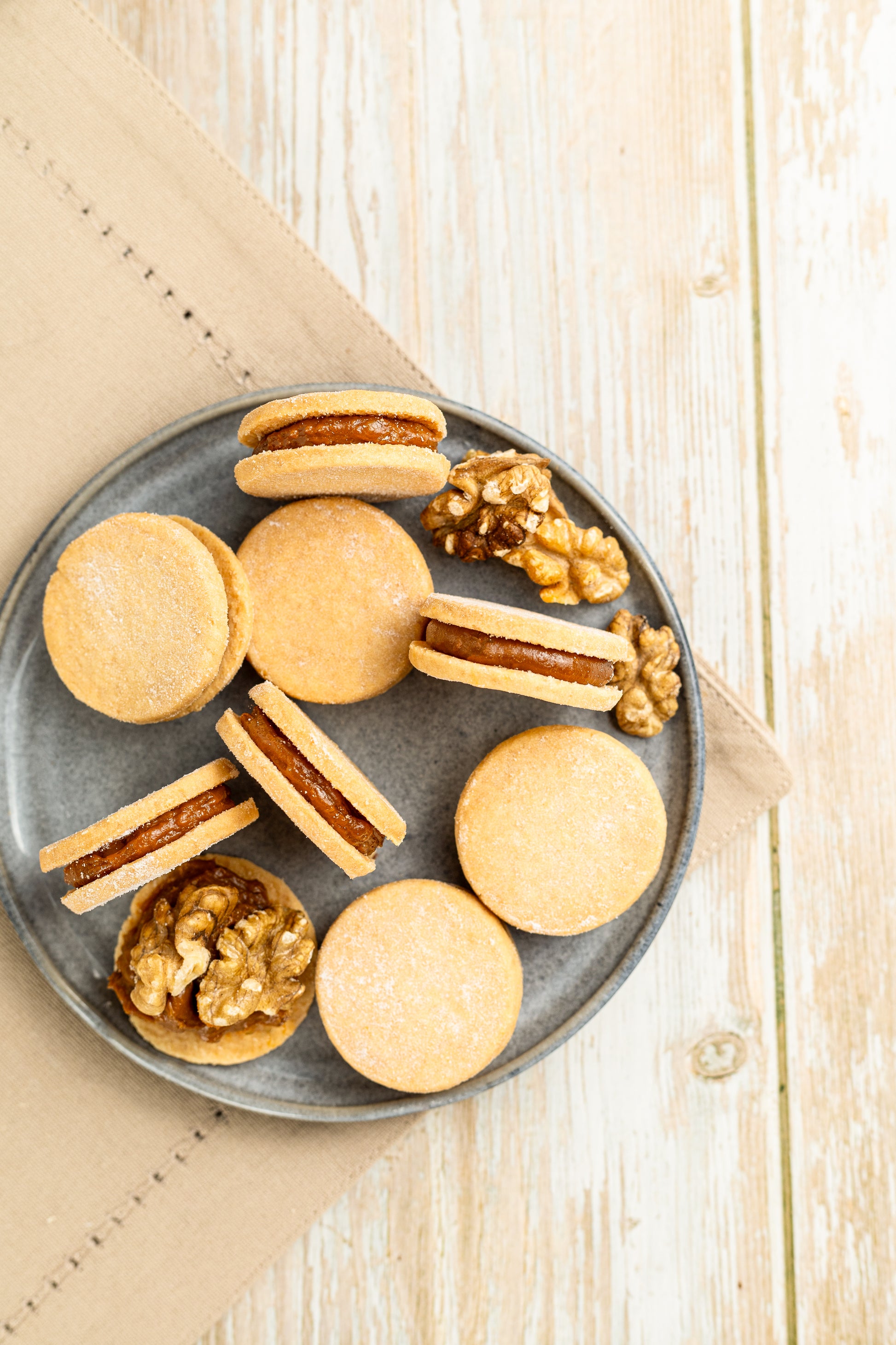 Bolacha de Doce de Leite com Nozes Lata Pequena